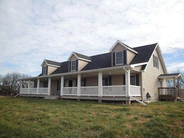 2nd image of 44225 Show Rd