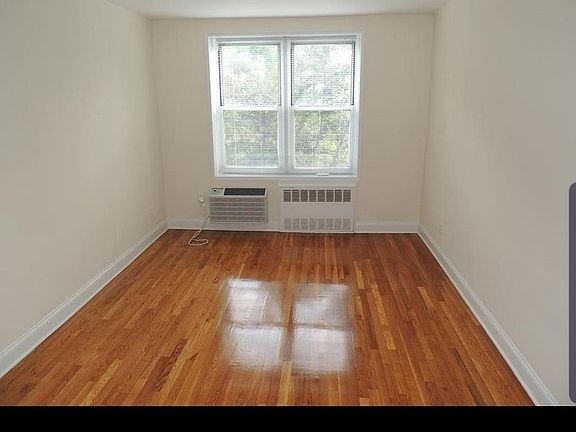 4th image of 8310 118th St APT 6J
