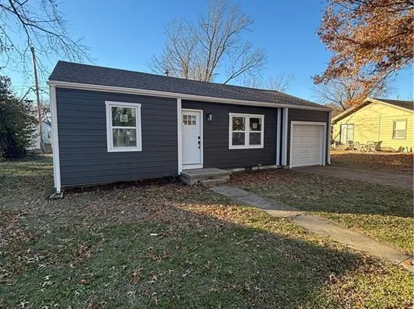 1223 Richard Ave, Parsons, KS 67357