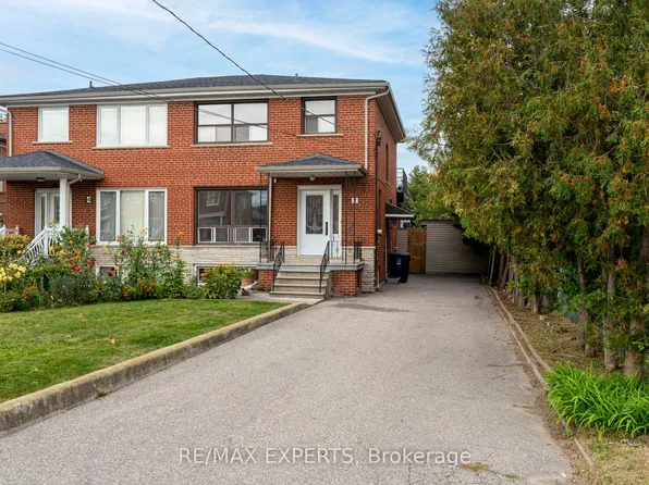 2 Donofree Rd, Toronto, ON M6L 2P5