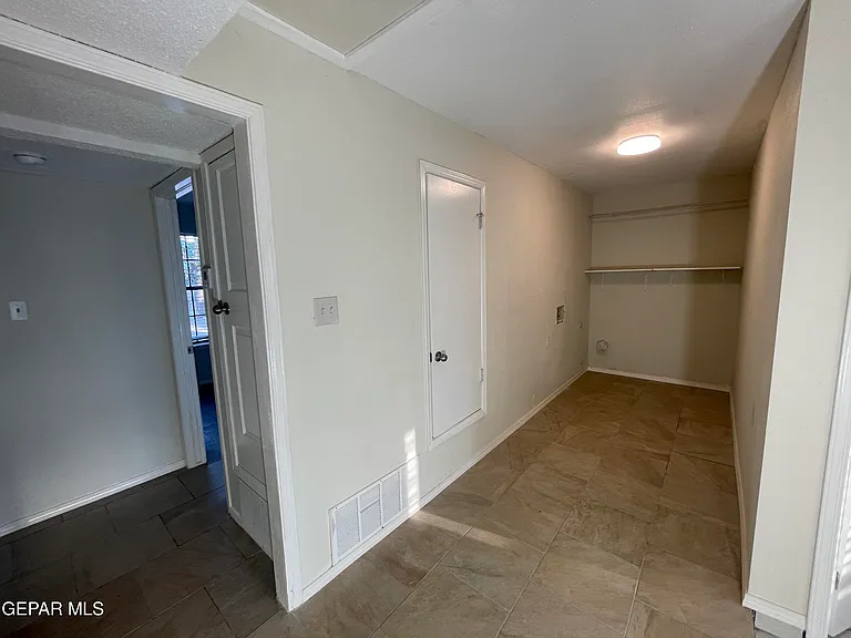1574 Rebecca Ann Dr — Photo 31