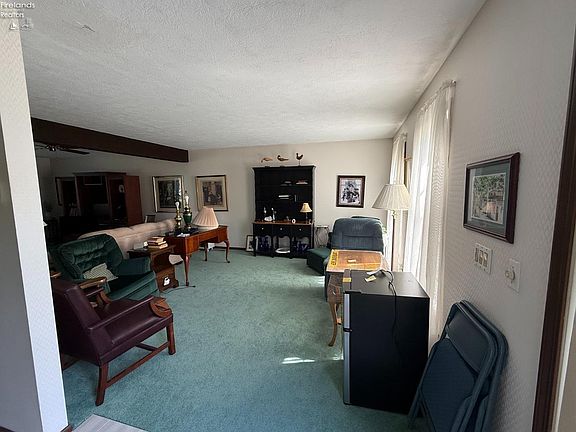5th image of 5 Victoria Cir