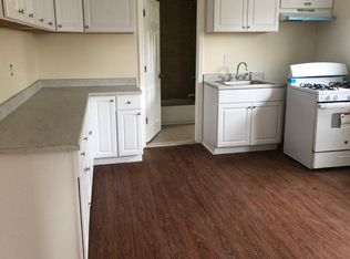 279 Osborne Ter, Newark, NJ 07112