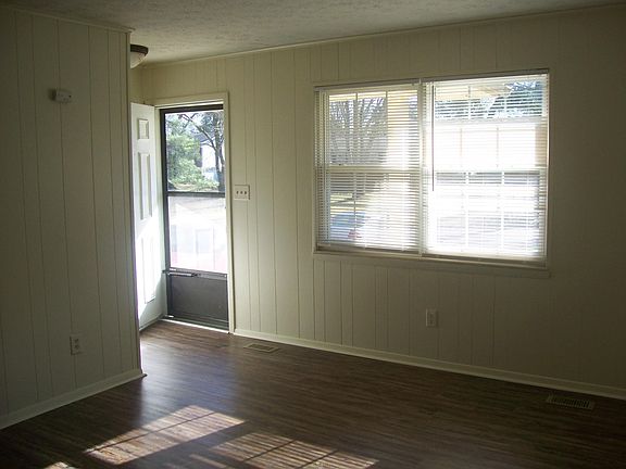 3rd image of 7623 Alki Ln
