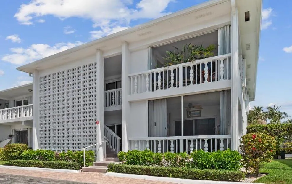 2 bed, 2.0 bath, 986 sqft, $2,800 — Photo 1