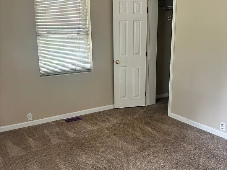 860 N Detroit St — Photo 13