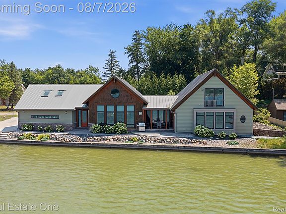 2nd image of 9276 Silverside Dr