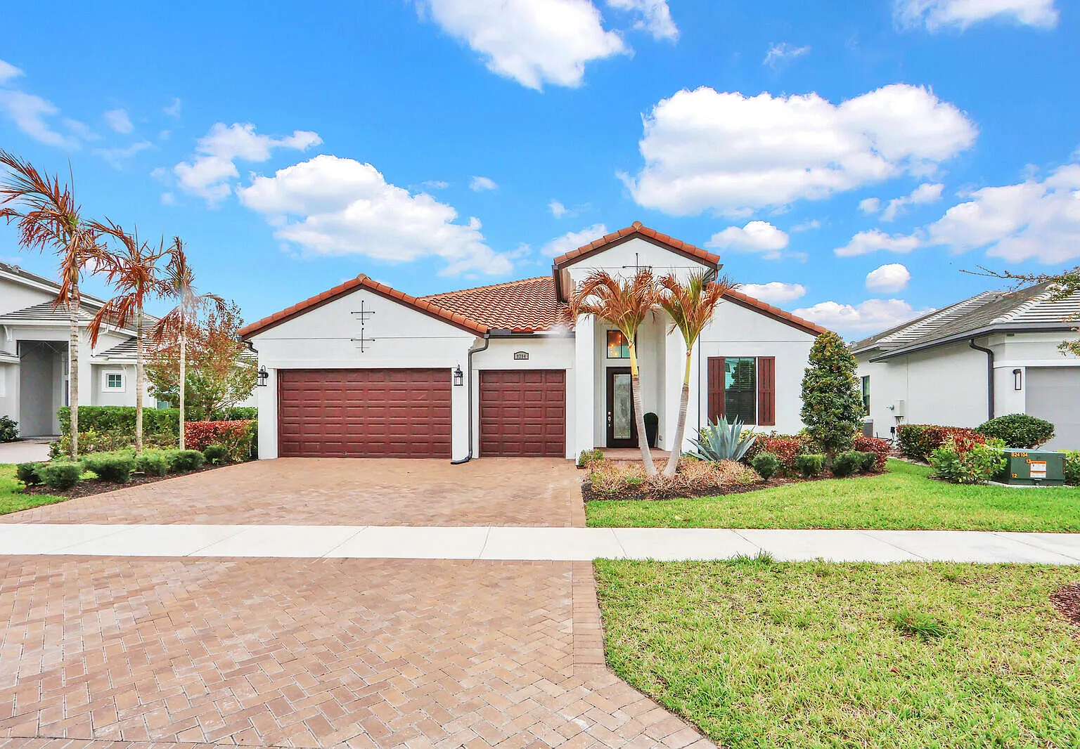 3 bed, 3.0 bath, 2553 sqft, $4,700 — Photo 2