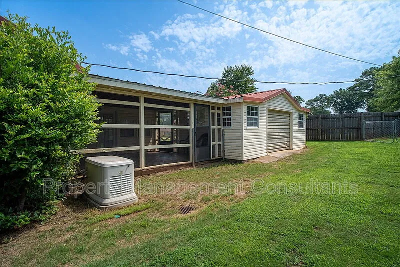 3 bed, 2.0 bath, $1,700 — Photo 4