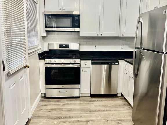 3rd image of 102 Shawomet Ave #100-04