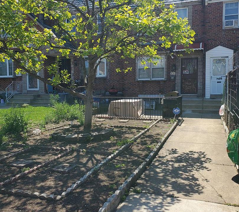 1st image of 676 Mayfair St
