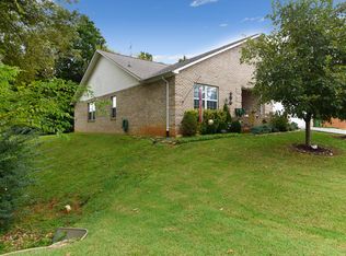 904 Willow Creek Cir, Maryville, TN 37804