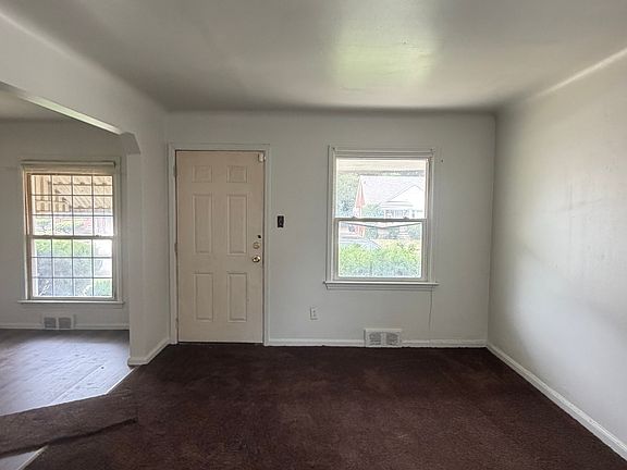 5th image of 17878 Albion St