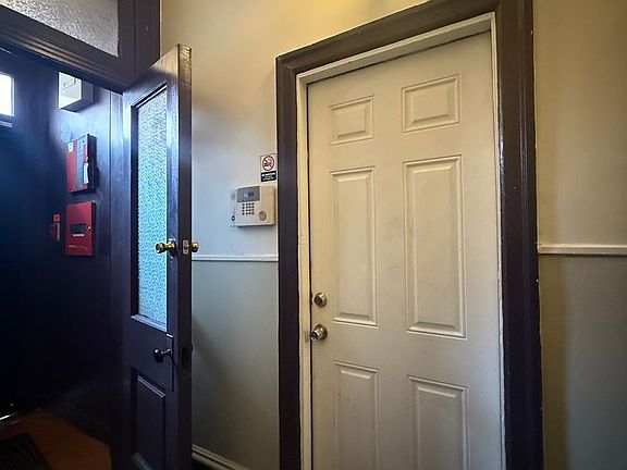 5th image of 1828 W Diamond St #1F