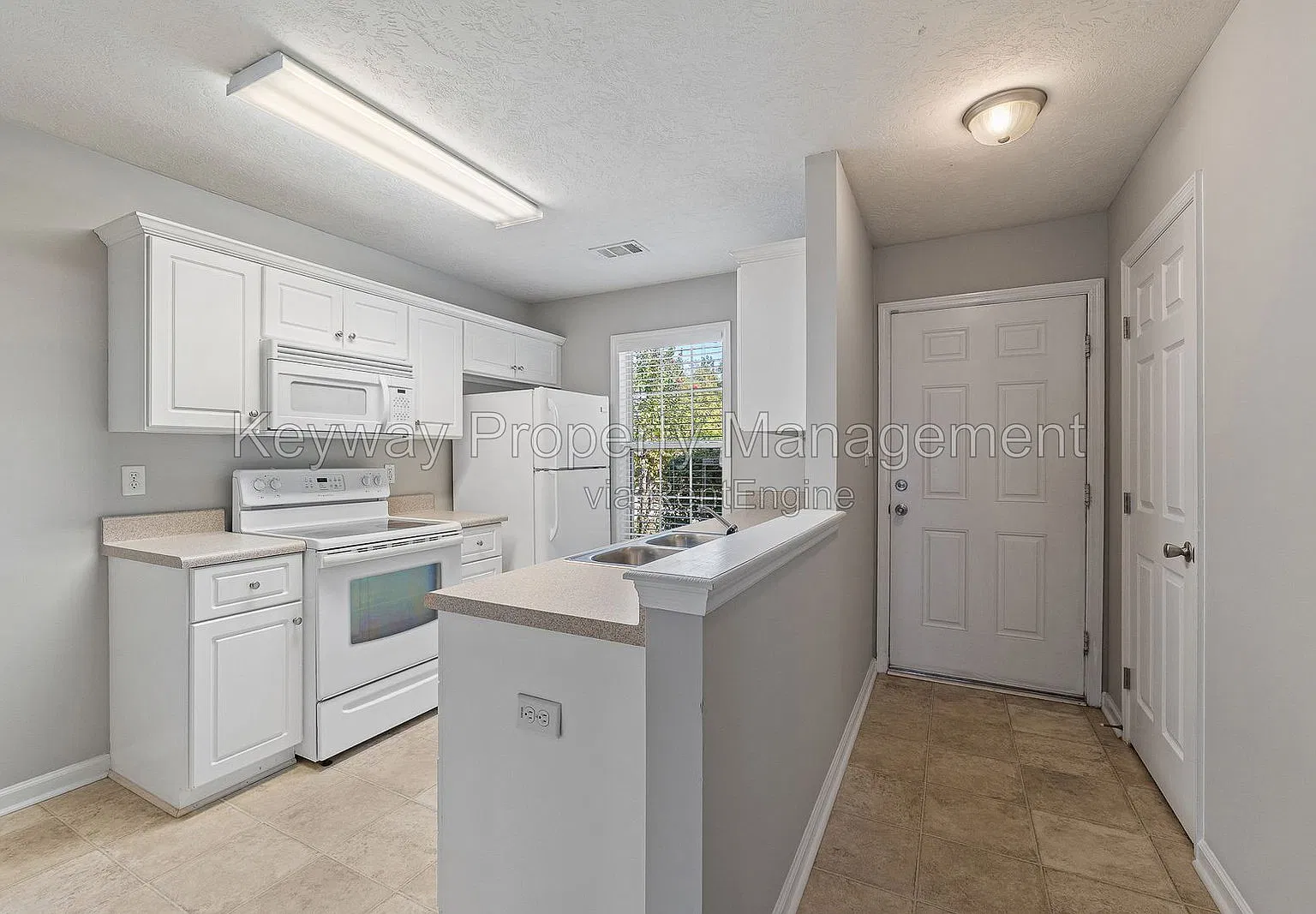 2 bed, 2.0 bath, 1118 sqft, $1,335 — Photo 2