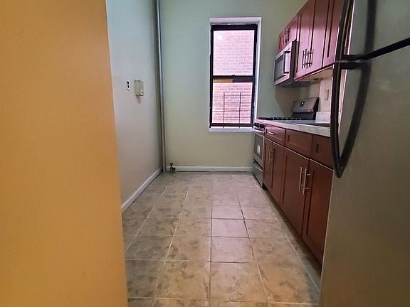 2nd image of 78 Hawthorne St #C1