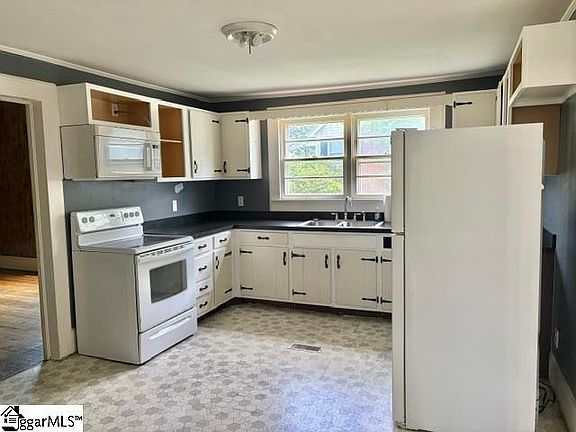 2nd image of 12 G St