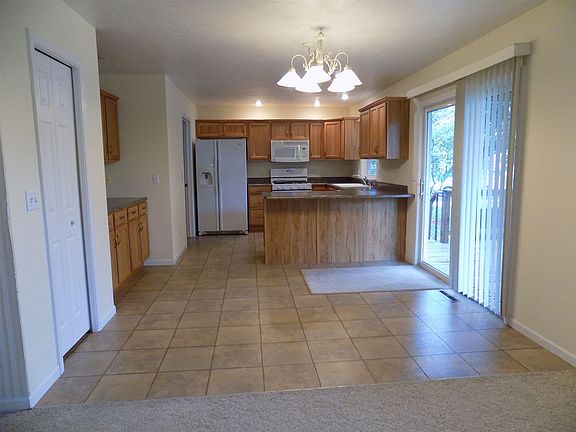 5th image of 51603 Dade Ct