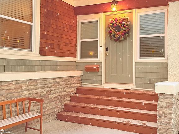 2nd image of 809 S 4th St