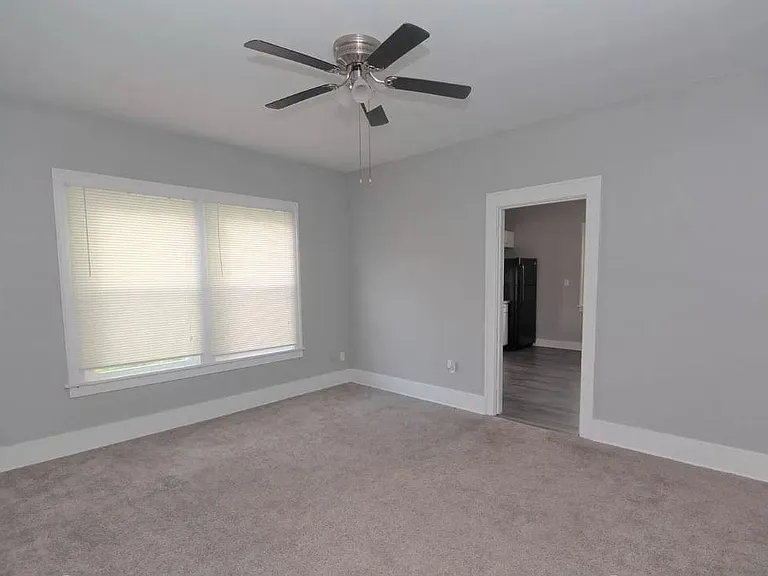 1451 W 4th St #4 — Photo 4