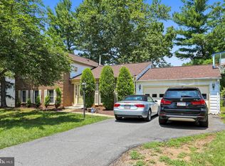 10145 Colebrook Ave, Potomac, MD 20854