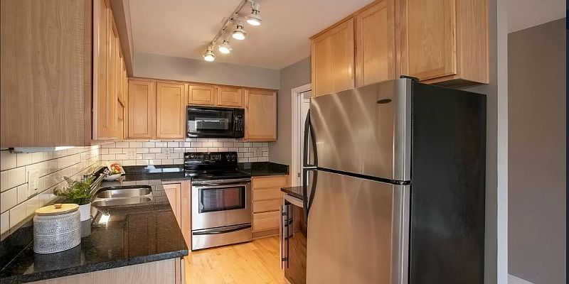 1st image of 2727 W 43rd St
