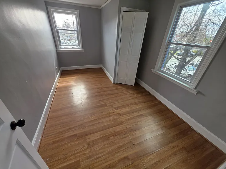 242 Hillcrest Ter — Photo 8