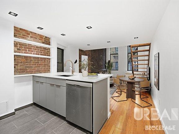 4th image of 35 Grove St APT 2A