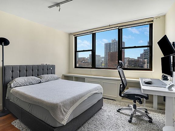 5th image of 225 E 36th St APT 17E