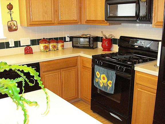 3rd image of 7907 Arbury Glen Ln