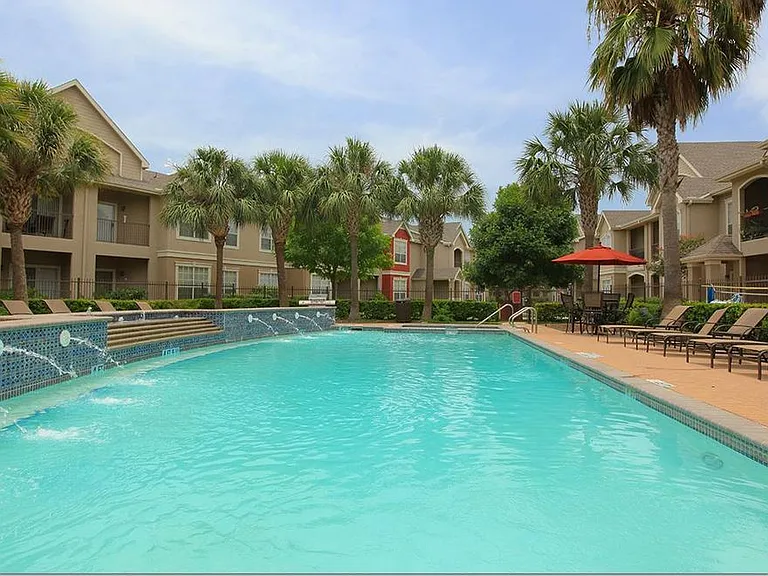 Rincon Apartments — Photo 12