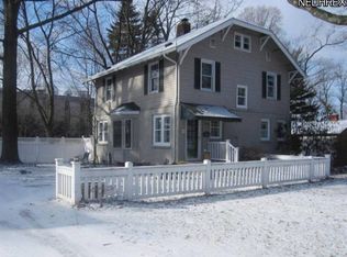 1574 Alton Dr, Akron, OH 44313