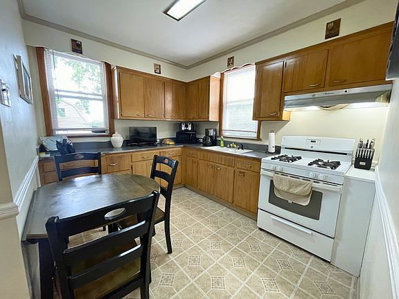 2nd image of 136 N Spring St Floor 2