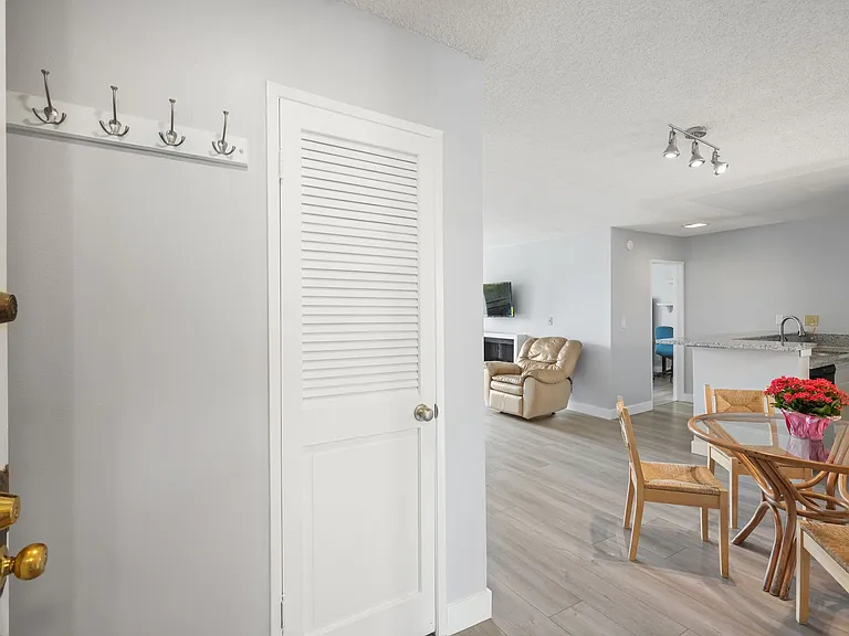 1885 Veteran Ave #207 — Photo 10