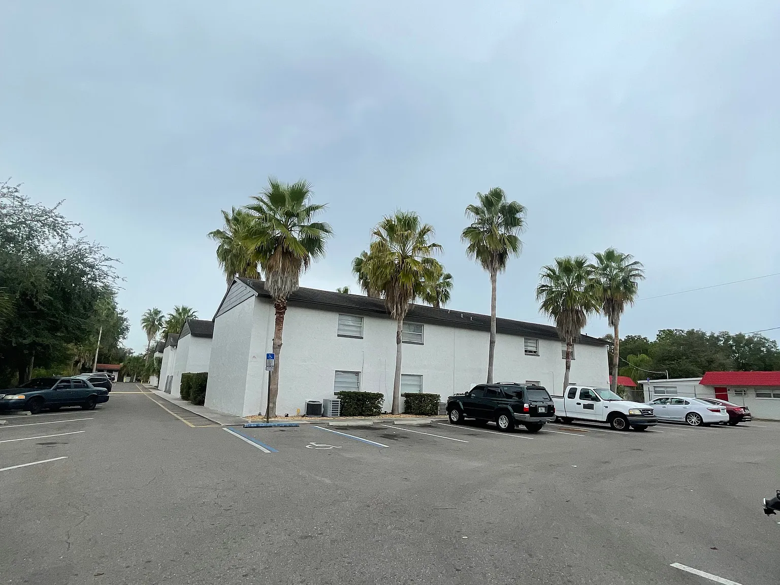 Baywatch Apartments — Photo 2