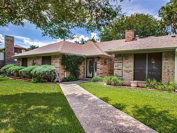 3rd image of 3806 Lucena Ct