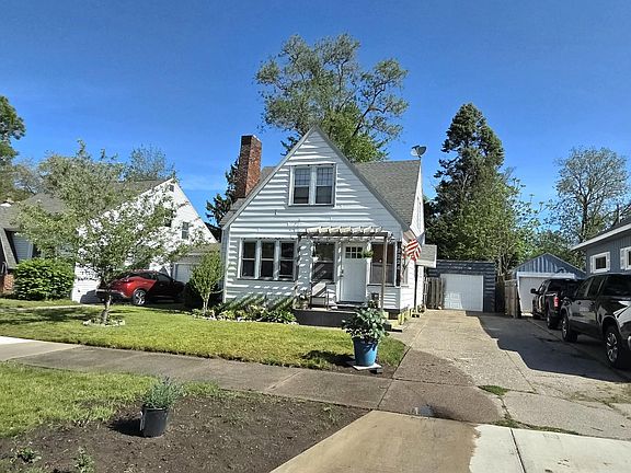 2nd image of 2224 Morton Ave