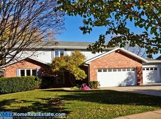 7426 Whitestone Dr, Lincoln, NE 68506