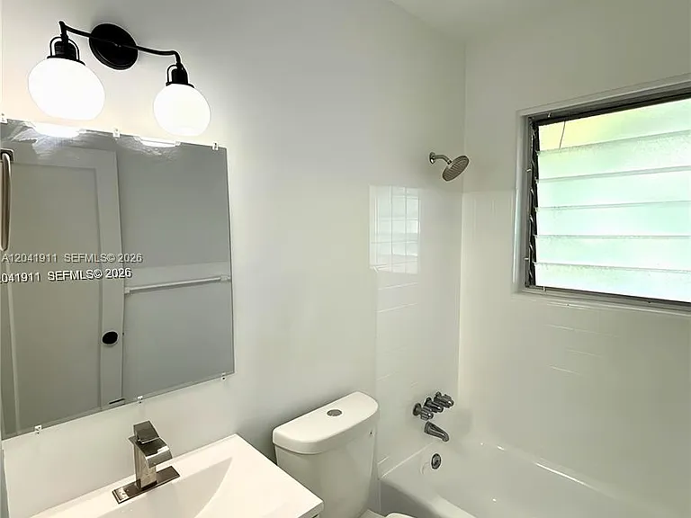 641 10th St #2 — Photo 10