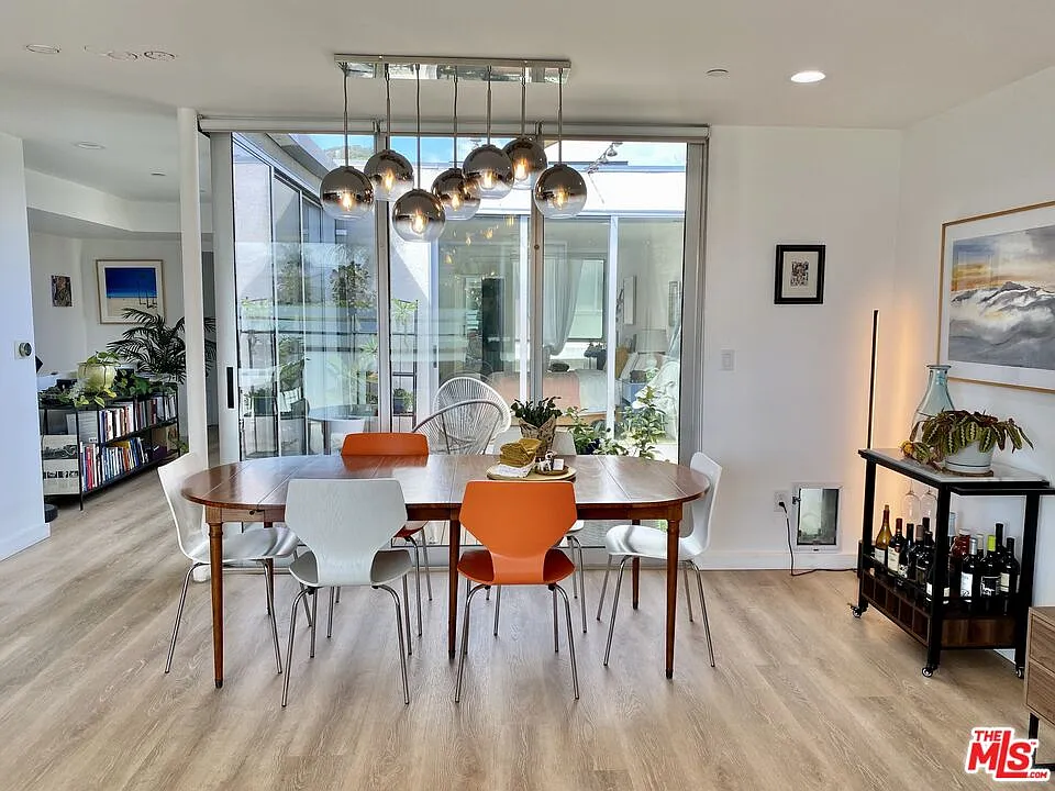 3 bed, 2.5 bath, 1616 sqft, $5,800 — Photo 4