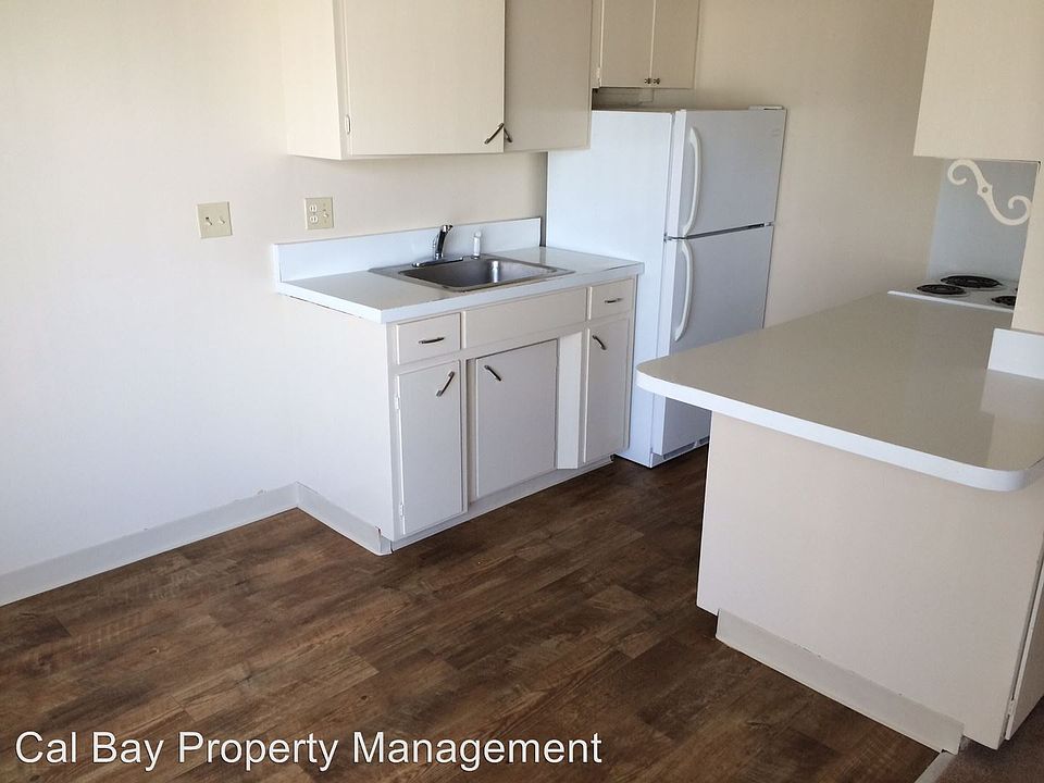 1st image of 929 Tamarack Ln APT 7
