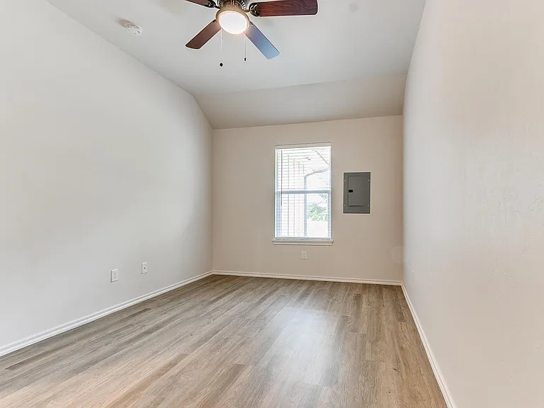 3801 Franks Way — Photo 21