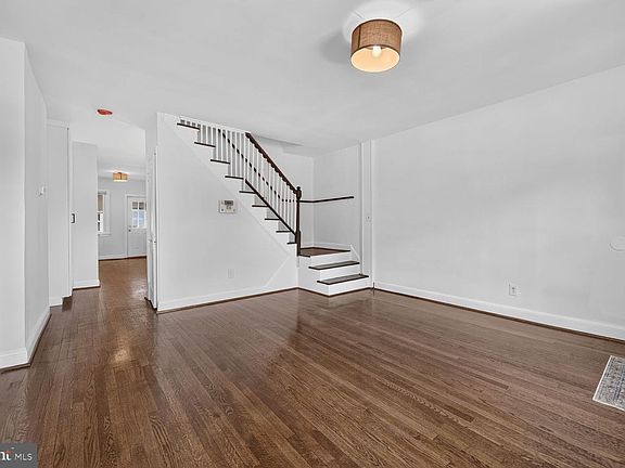 2nd image of 1204 Oronoco St