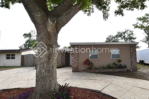 2751 N 66th Ave Photo 1