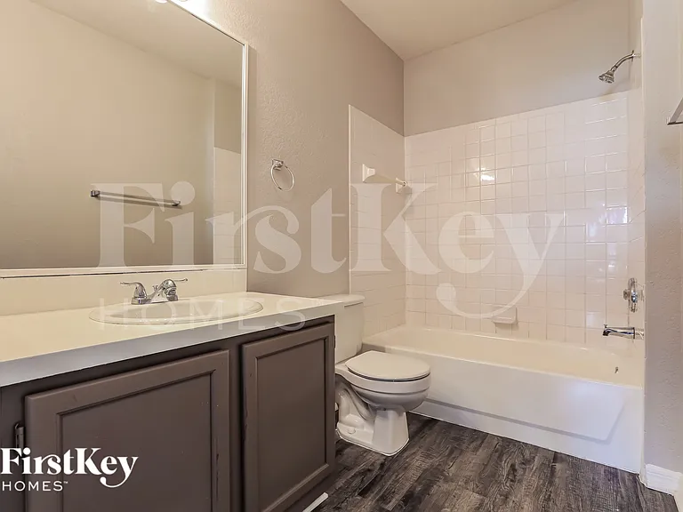3169 N Biscayne Dr — Photo 14