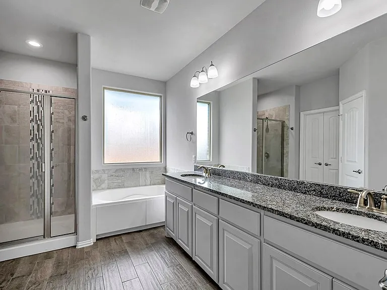 6807 Hall Of Fame Blvd — Photo 23