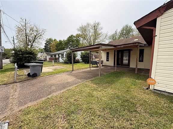 3rd image of 1218 Shell Rd