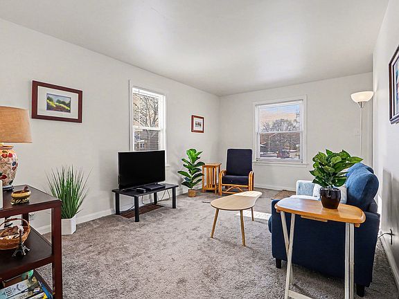 3rd image of 11057 S Avenue B