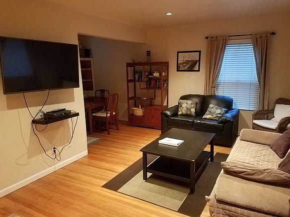 4th image of 922 Beryl St