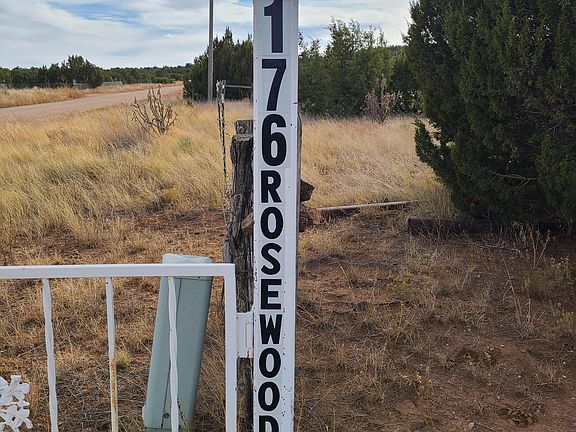4th image of 176 Rosewood Dr